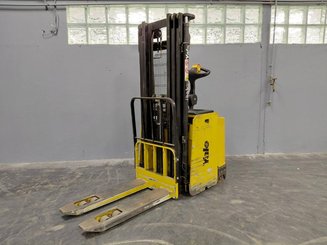 Apilador con conductor acompañante Yale MS12X