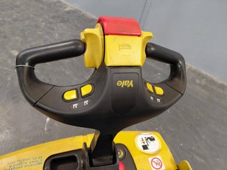 Apilador con conductor acompañante Yale MS12X