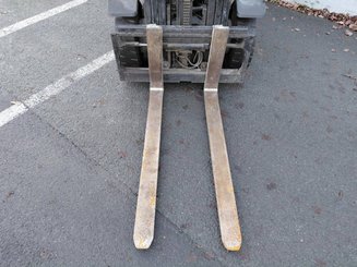 Carretilla elevadora a gas Yale GLP20SVX-VALUE - 6