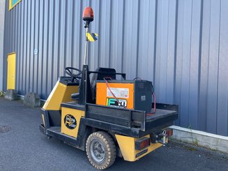 Tractor de remolque Spijkstaal 210