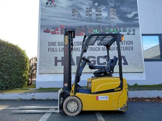 Carretilla eléctrica Yale ERP16VT