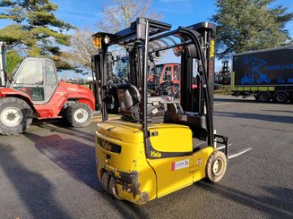 Carretilla eléctrica Yale ERP16VT