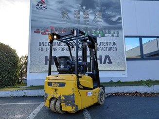 Carretilla eléctrica Yale ERP16VT