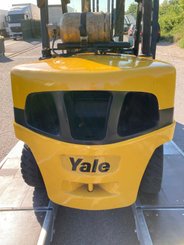 Carretilla contrapesada de 4 ruedas Yale GLP55VX