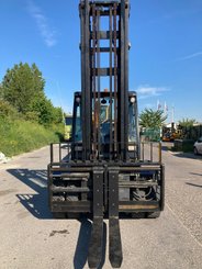 Carretilla contrapesada de 4 ruedas Yale GLP55VX