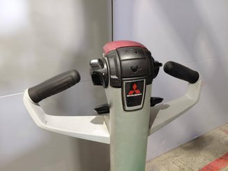 Apilador Mitsubishi SBP12N2