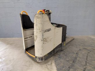 Transpaleta con plataforma Crown WT3040