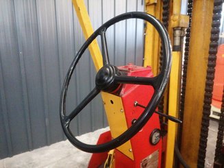Carretilla contrapesada de 3 ruedas Peg F2050EB