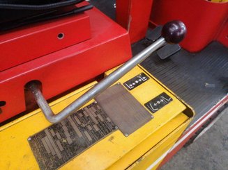 Carretilla contrapesada de 3 ruedas Peg F2050EB
