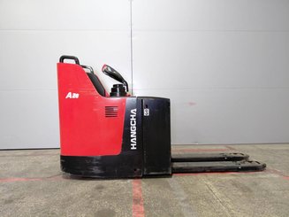 Transpaleta con plataforma Hangcha CBD20-AZ3S-SU