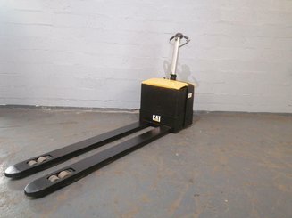 Transpaleta con conductor acompañante Caterpillar NPP20M - 1
