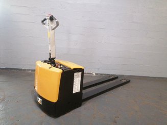 Transpaleta con conductor acompañante Caterpillar NPP20M - 1
