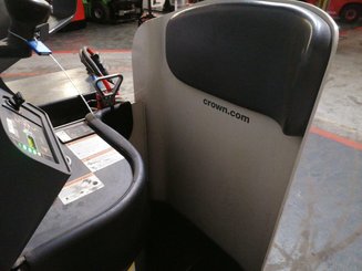 Transpaleta con plataforma Crown PR4500 - 9
