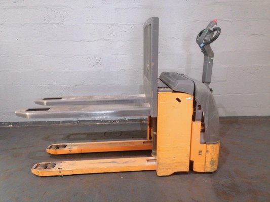 Transpaleta con conductor acompañante OMG 316KN-M - 1