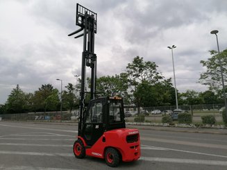 Carretilla contrapesada de 4 ruedas Hangcha XF35D - 5