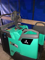 Transpaleta con plataforma Mitsubishi PBF25N3R MITSUBISHI