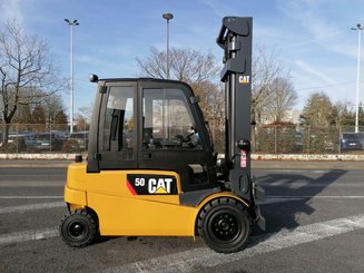Carretilla contrapesada de 4 ruedas Caterpillar EP50 - 3