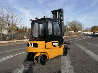 Carretilla contrapesada de 4 ruedas Caterpillar EP50 - 4