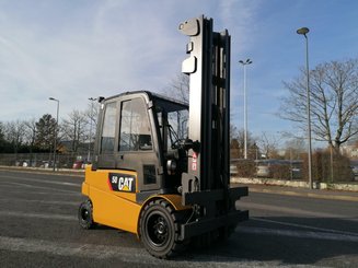 Carretilla contrapesada de 4 ruedas Caterpillar EP50 - 1