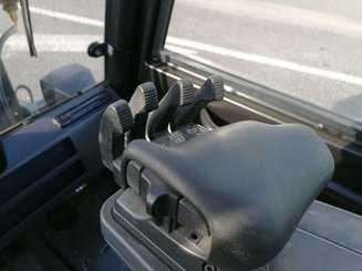 Carretilla contrapesada de 4 ruedas Caterpillar EP50 - 8