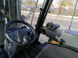 Carretilla contrapesada de 4 ruedas Caterpillar EP50 - 7