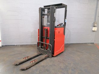 Apilador con conductor sentado Fenwick L12 - 4