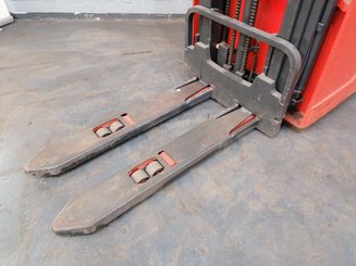 Apilador con conductor sentado Fenwick L12 - 5