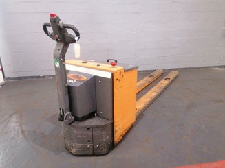 Transpaleta con conductor acompañante OMG 330K - 2