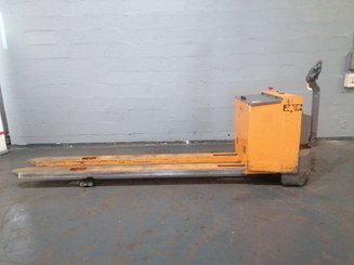 Transpaleta con conductor acompañante OMG 330K - 5