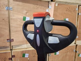 Apilador con conductor acompañante Hangcha CDD16-AC1-L