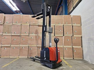 Apilador con conductor acompañante Hangcha CDD16-AC1-L