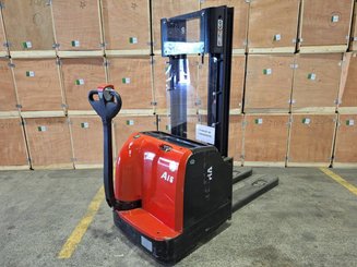 Apilador con conductor acompañante Hangcha CDD16-AC1-L