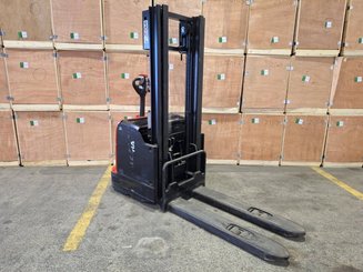 Apilador con conductor acompañante Hangcha CDD16-AC1-L