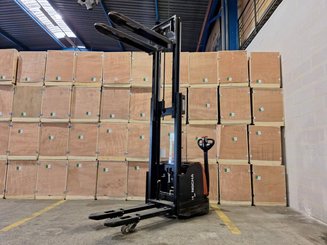 Apilador con conductor acompañante Hangcha CDD16-AC1-L