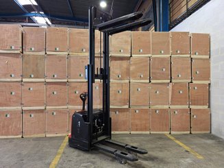 Apilador con conductor acompañante Hangcha CDD16-AC1-L
