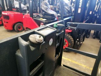 Preparadoras de pedidos con cabina de mando elevable Jungheinrich EKS312