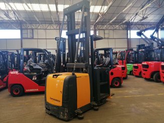 Preparadoras de pedidos con cabina de mando elevable Jungheinrich EKS312