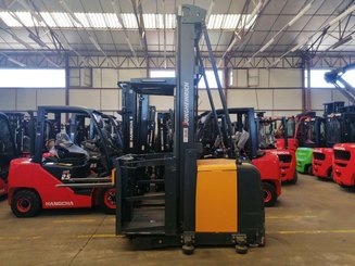 Preparadoras de pedidos con cabina de mando elevable Jungheinrich EKS312