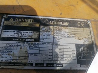 Carretilla contrapesada de 4 ruedas Caterpillar GPL40 - 5