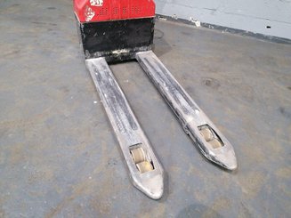 Transpaleta con conductor acompañante Hangcha CBD15-A