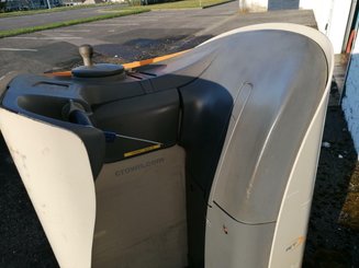 Transpaleta con plataforma Crown RT4000