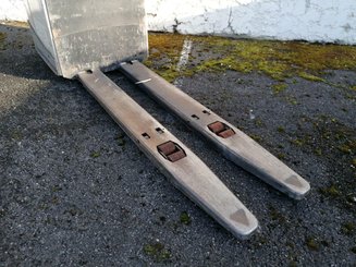 Transpaleta con plataforma Crown RT4000 - 7