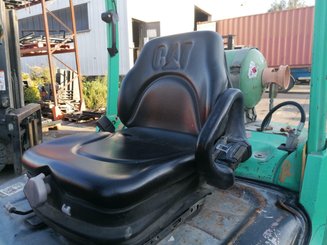 Carretilla contrapesada de 4 ruedas Caterpillar GP30N