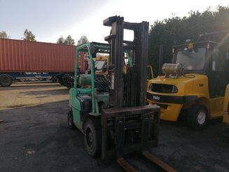 Carretilla contrapesada de 4 ruedas Caterpillar GP30N