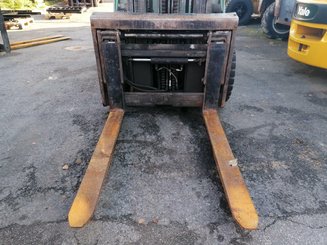 Carretilla contrapesada de 4 ruedas Caterpillar GP30N