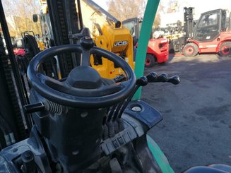 Carretilla contrapesada de 4 ruedas Caterpillar GP30N