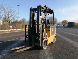 Carretilla contrapesada de 4 ruedas Caterpillar EC25
