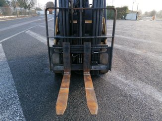 Carretilla contrapesada de 4 ruedas Caterpillar EC25