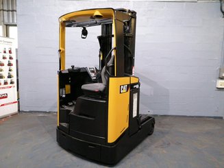 Carretilla retráctil Caterpillar NR16N