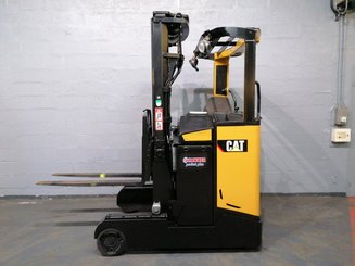 Carretilla retráctil Caterpillar NR16N
